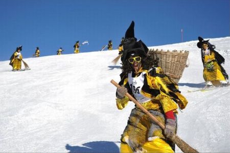 Лыжные гонки ведьм (Hexenabfahrt) (33 фото + 3 видео)