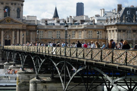 Парижский Мост Искусств (pont des Arts) (29 фото)
