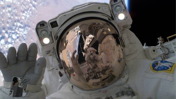 Сколько зарабатывают Российские космонавты