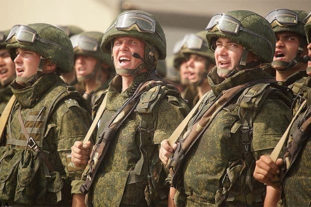 Почему российские военные отвечают на приказ «Есть!»